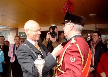 Verkiezing vrijwilliger van het jaar 2005 triathlon hmv gemeente atletiekvereniging 