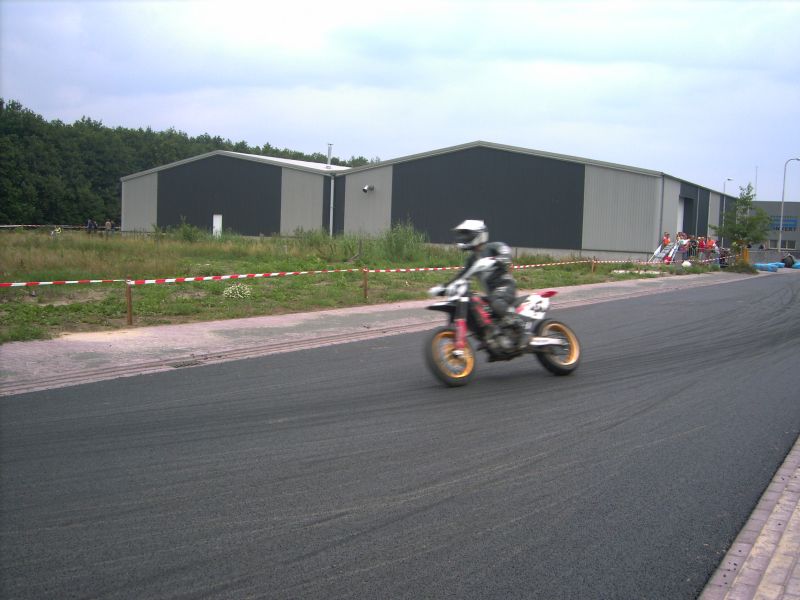 Supermotoren in Holten 