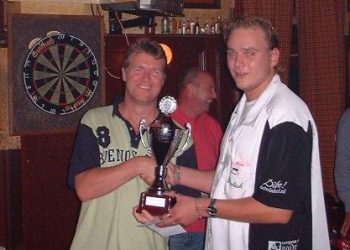 Vakantie in eigen dorp voetbal Keunefeesten 