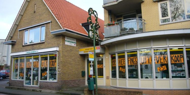 Electrowinkel Aanstoot stopt 