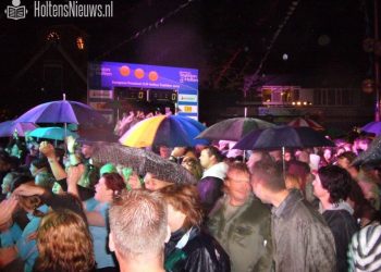 3  deelnemers optocht Deventer geschorst politie gemeente fienpreuvers carnaval 