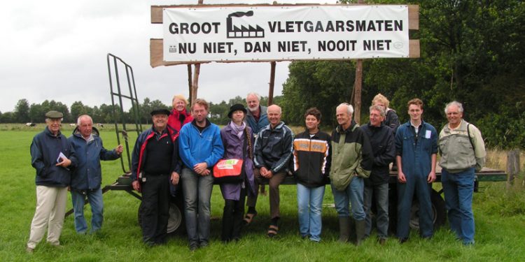 HoltensNieuws.nl Spandoekactie tegen uitbreiding Vletgaarsmaten Spandoekactie tegen uitbreiding Vletgaarsmaten holterbroek gemeente