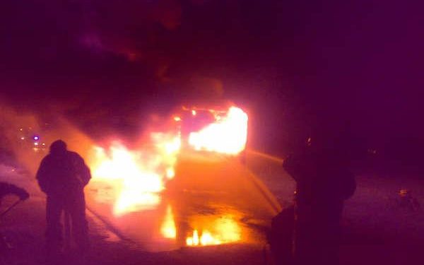 HoltensNieuws.nl Discobus Spitax volledig uitgebrand Discobus Spitax volledig uitgebrand brandweer