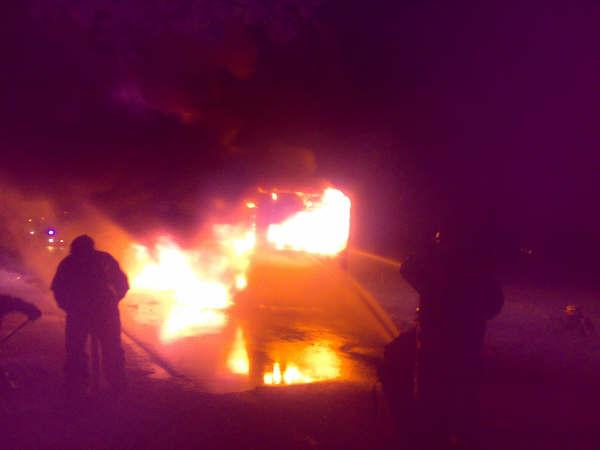 Discobus Spitax volledig uitgebrand brandweer 