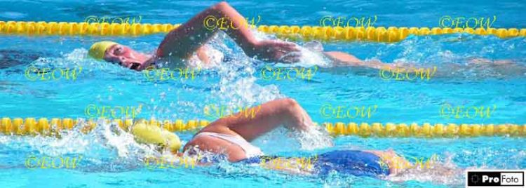 Het zwemt fietst en fotografeert triathlon profoto 