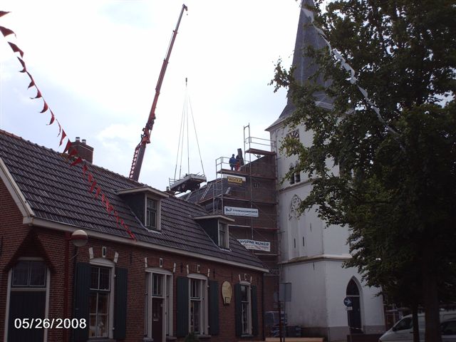 Dakrenovatie kerk begonnen 