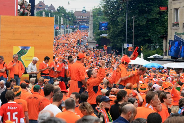 Feest bij winst Nederland keuntje keuntje 
