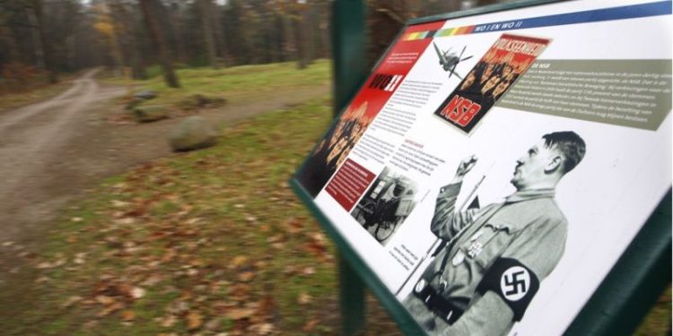 HoltensNieuws.nl Informatiebord schokt Oorlogsveteranen Informatiebord schokt Oorlogsveteranen gemeente