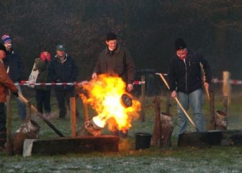 Snoeihout voor Paasvuren paasvuur espelo dijkerhoek beuseberg 