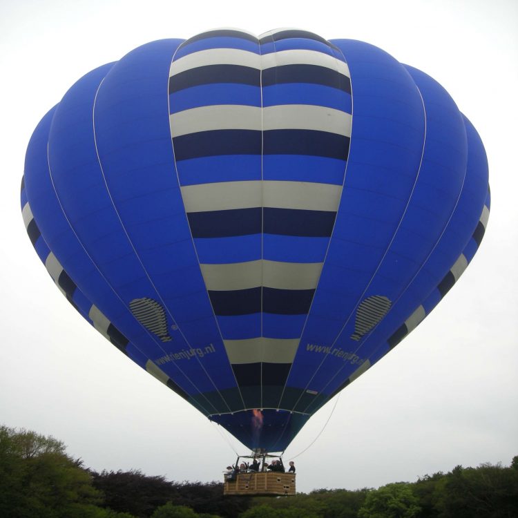 Met Wedda de lucht in 