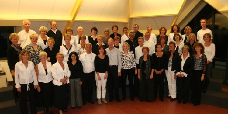 HoltensNieuws.nl Koor Amazing zingt bij Stoatkjals Koor Amazing zingt bij Stoatkjals amazing