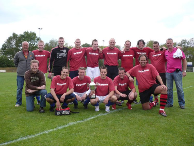 Haar Noord wint het Stratenvoetbaltoernooi 2009 vvholten 