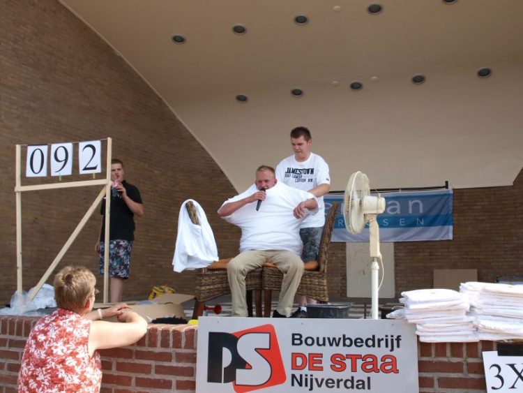 Stefan staakt poging bij 92 t-shirts 