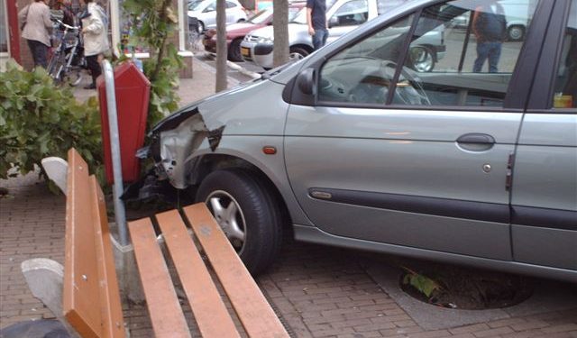 HoltensNieuws.nl Ongelukje op Smidsbelt Ongelukje op Smidsbelt smidsbelt