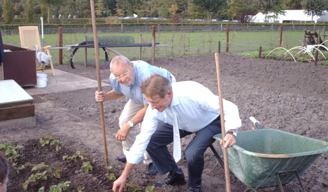 HoltensNieuws.nl Feestelijke opening volkstuintjes Feestelijke opening volkstuintjes