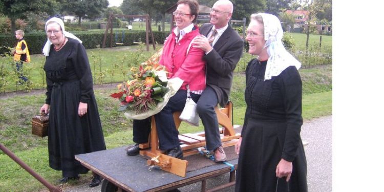 Dijkerhoek neemt afscheid van Koelewijn gemeente dijkerhoek bonte paard 