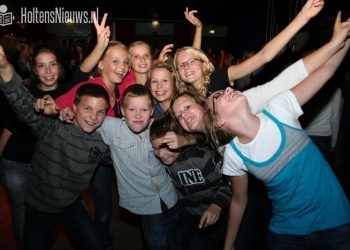 Strijd om mooiste paasvuur dijkerhoek carnaval bie toontje beuseberg 
