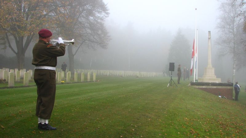 Remembrance day 2009 gemeente canadese begraafplaats 