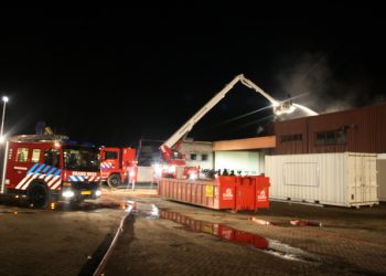 Koe gered uit gierkelder brandweer 