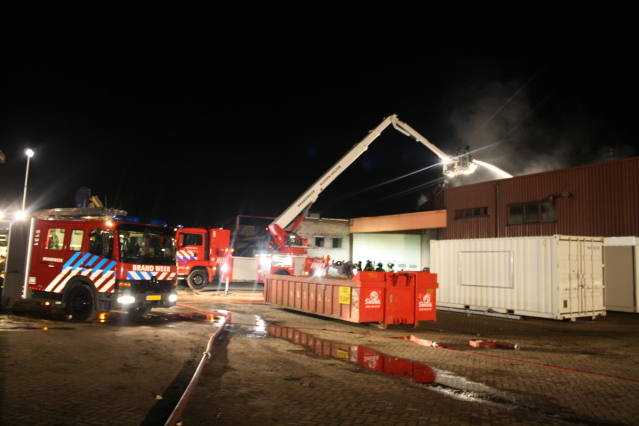 Grote brand in voormalige machinefabriek Nido politie brandweer 