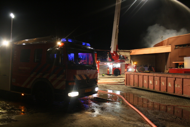 Grote brand in voormalige machinefabriek Nido politie brandweer 