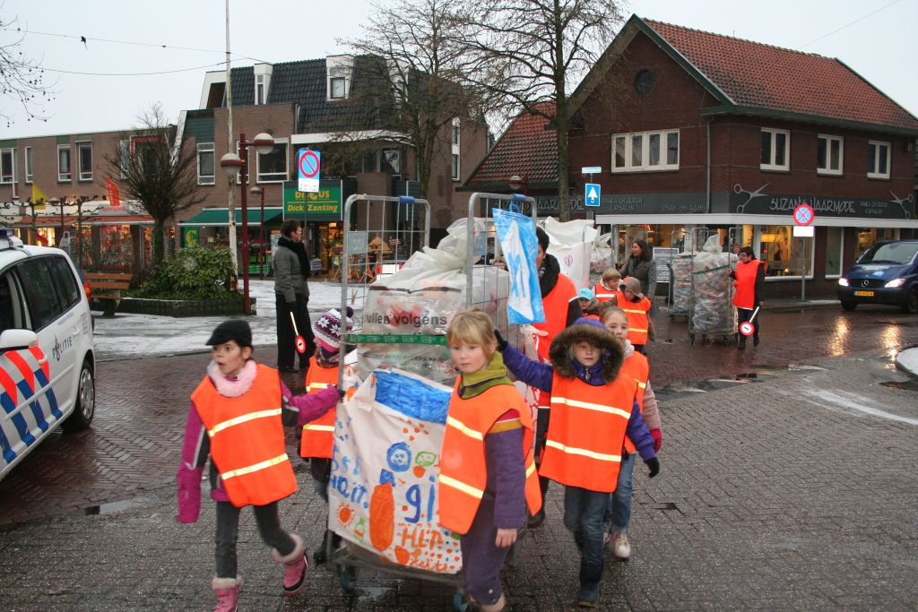 4de klas Haarschool voor Haïti voetbal politie haarschool 