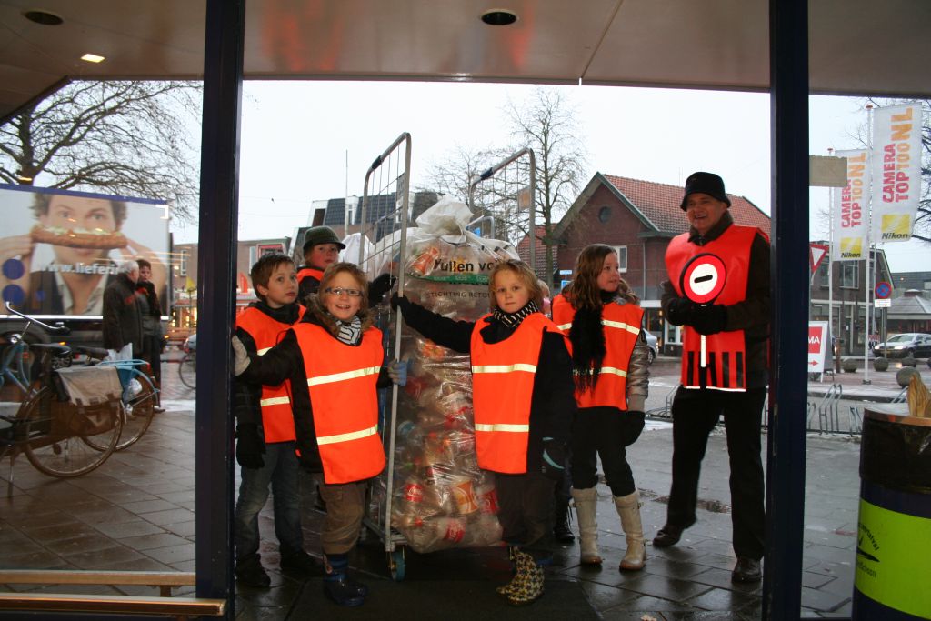 4de klas Haarschool voor Haïti voetbal politie haarschool 