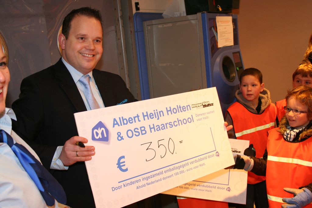 4de klas Haarschool voor Haïti voetbal politie haarschool 