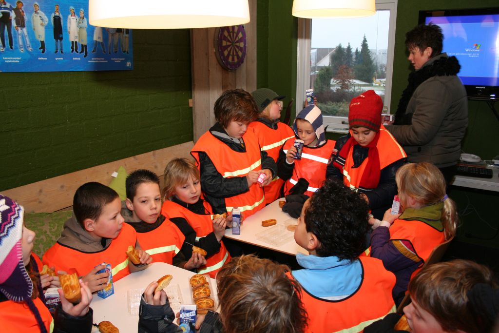 4de klas Haarschool voor Haïti voetbal politie haarschool 