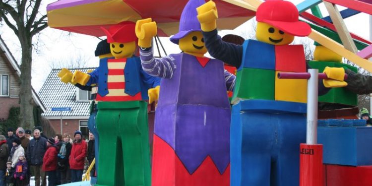 Holtense optocht steeds beter fienpreuvers carnaval buurtvereniging beuseberg beuseberg 