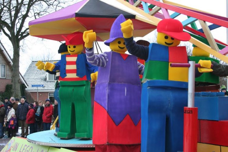 Holtense optocht steeds beter fienpreuvers carnaval buurtvereniging beuseberg beuseberg 