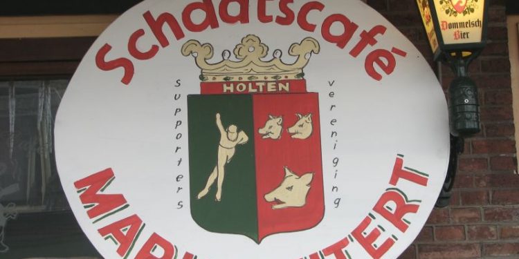 HoltensNieuws.nl Bord Schaatscafe Mark Tuitert gestolen Bord Schaatscafe Mark Tuitert gestolen keuntje keuntje