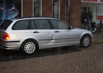 Aanrijding bromfiets met auto aanrijding 
