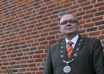 Wethouder Stegeman zet makelaardij op laag pitje gemeente cda 