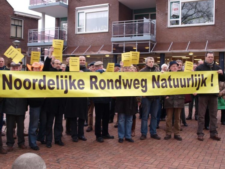 Krant over rondweg 