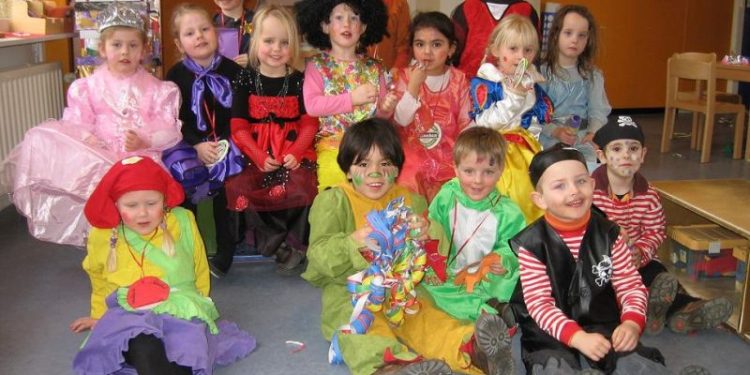 Carnaval op basisscholen holterenkschool haarschool fienpreuvers carnaval 