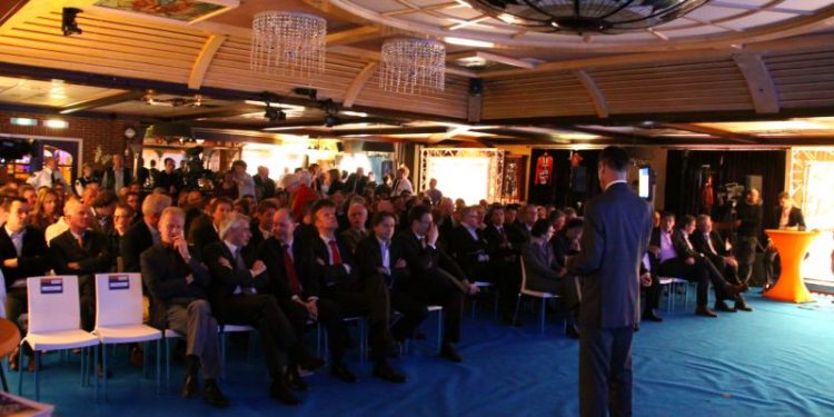 HoltensNieuws.nl Triathlon tekent nieuwe sponsorcontracten Triathlon tekent nieuwe sponsorcontracten triathlon