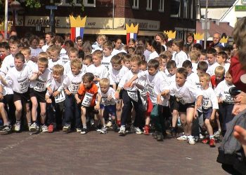 Ie gèèft toch ôk vuur ôônze Canadeez'n? hmv fienpreuvers carnaval atletiekvereniging 