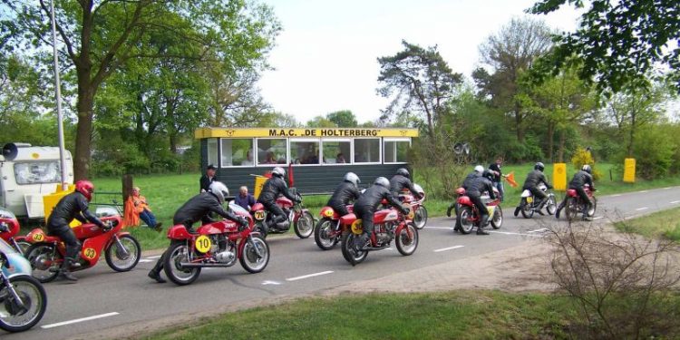 18e  Klassiekerrace op Koninginnedag mac 