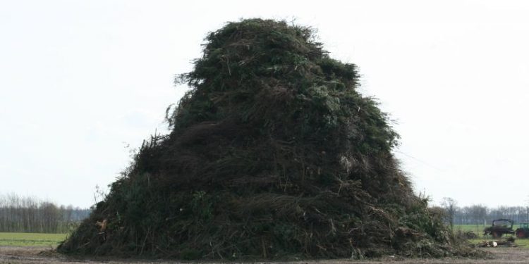 HoltensNieuws.nl Paasvuur competitie 2010 Paasvuur competitie 2010 paasvuur holterbroek