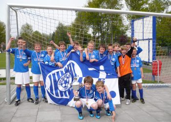 Holtense skeelertocht blauwwit 