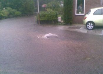 Wateroverlast in Holten, stuur je foto's brandweer 