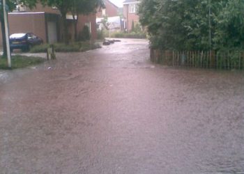 Wateroverlast in Holten, stuur je foto's brandweer 