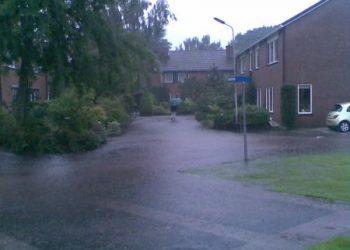 Wateroverlast in Holten, stuur je foto's brandweer 