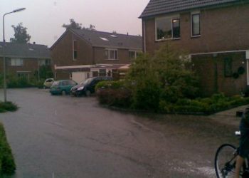 Wateroverlast in Holten, stuur je foto's brandweer 