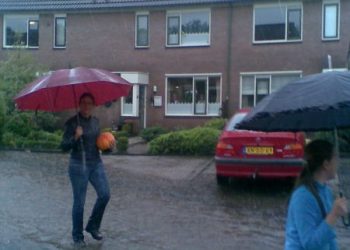 Wateroverlast in Holten, stuur je foto's brandweer 