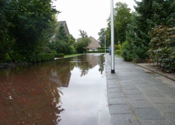 Wateroverlast in Holten, stuur je foto's brandweer 