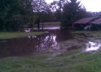 Wateroverlast in Holten, stuur je foto's brandweer 