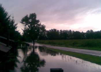 Wateroverlast in Holten, stuur je foto's brandweer 