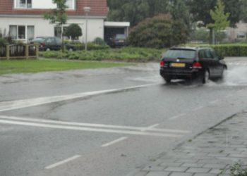 Wateroverlast in Holten, stuur je foto's brandweer 